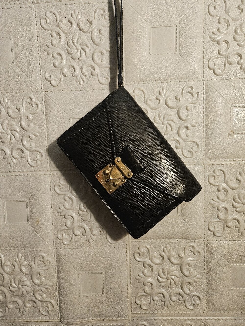 Louis Vuitton Epi Leather Black Marley Dragonne Sellier Clutch Wristlet Authenti